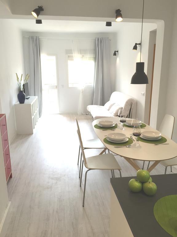 Suncity Alonso De Palencia Apartamentos Malaga Room photo